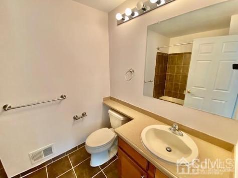 24 Skurka Court Sayreville NJ 08872