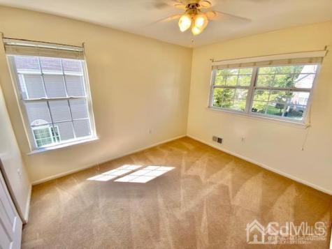 24 Skurka Court Sayreville NJ 08872