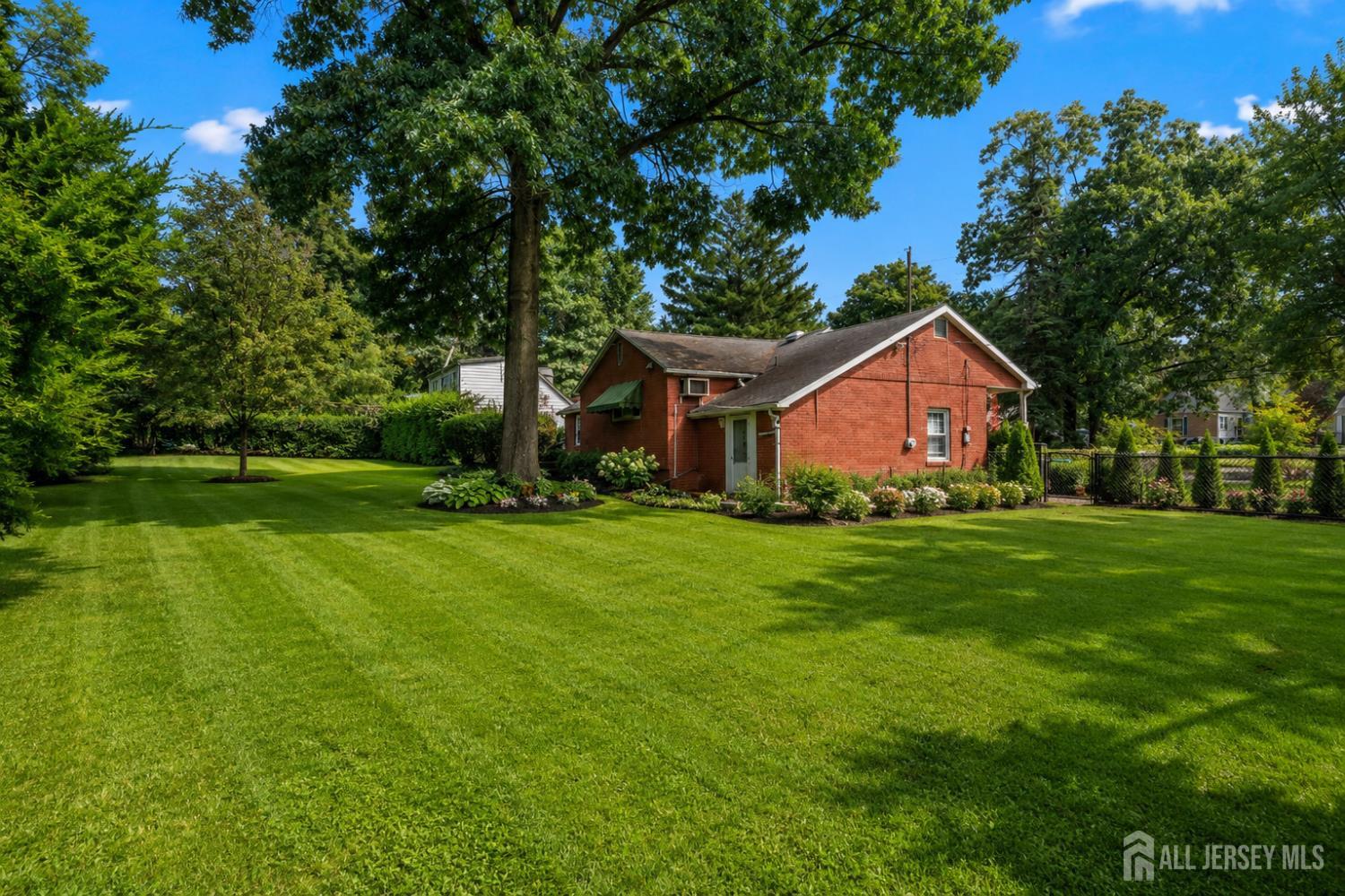 537 Ryders Lane East Brunswick NJ 08816