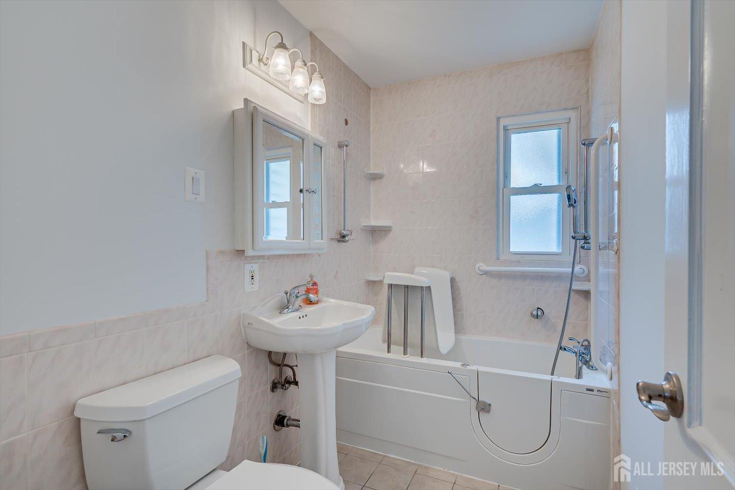 15 Lowell Street Iselin NJ 08830
