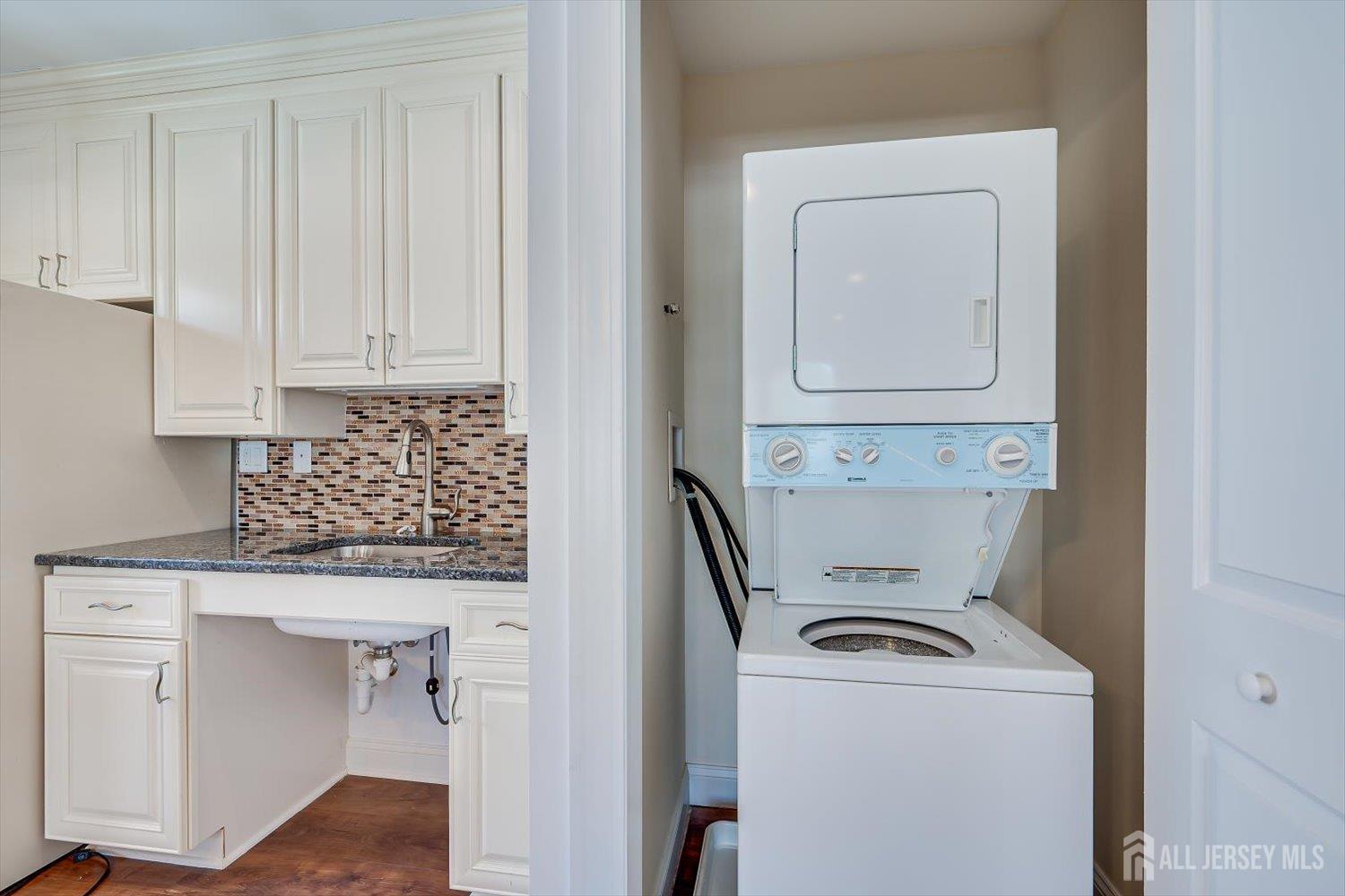 15 Lowell Street Iselin NJ 08830