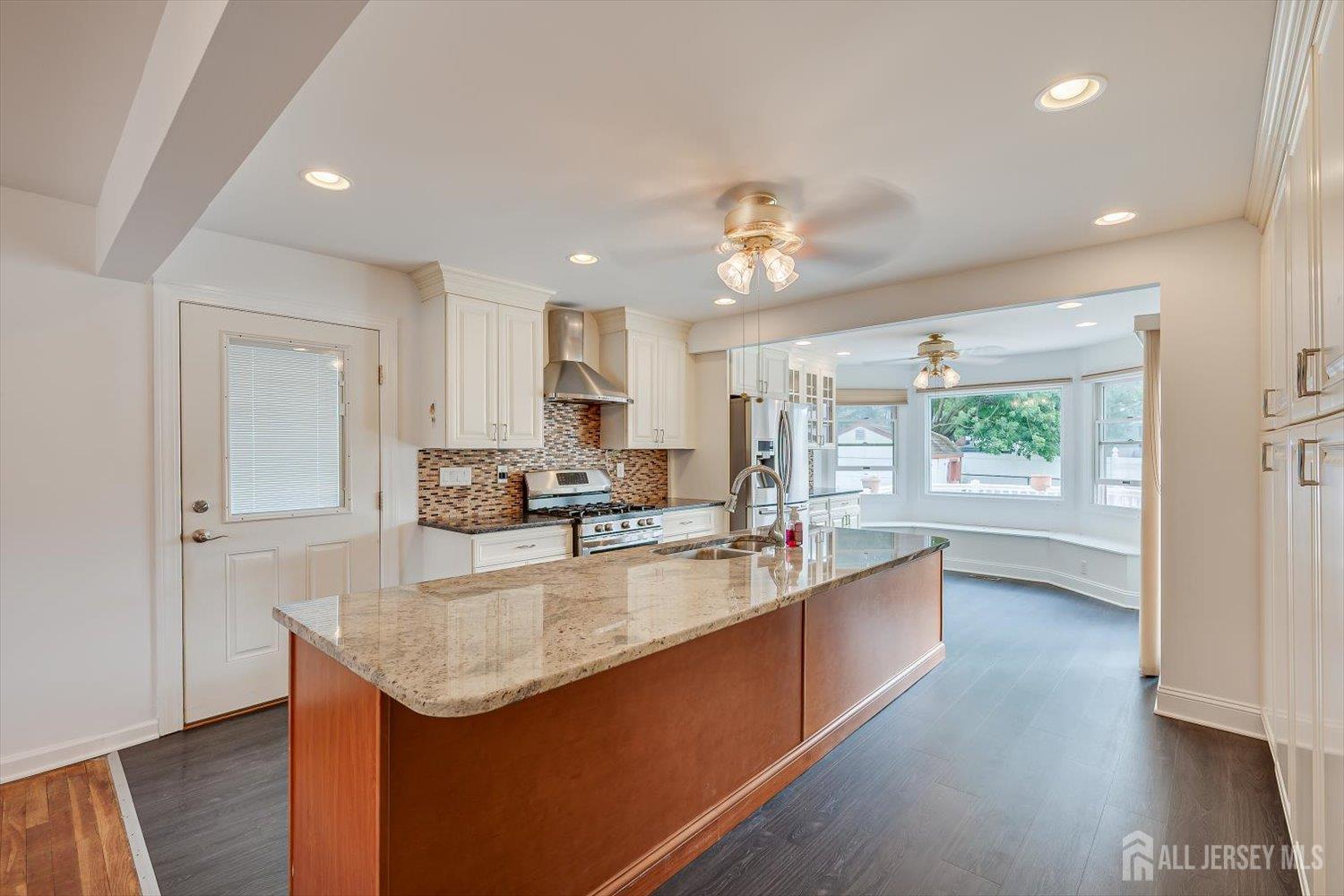 15 Lowell Street Iselin NJ 08830