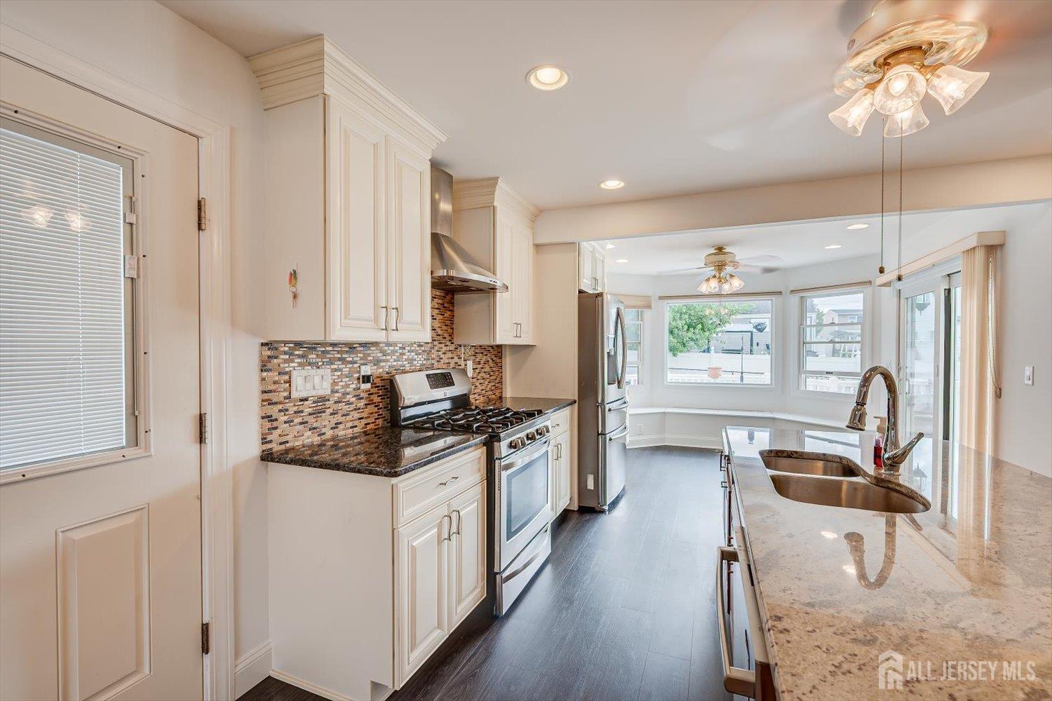 15 Lowell Street Iselin NJ 08830