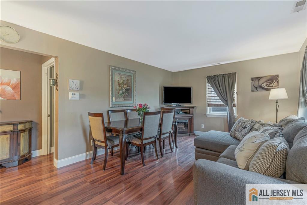 21 Louis Avenue Middlesex NJ 08846