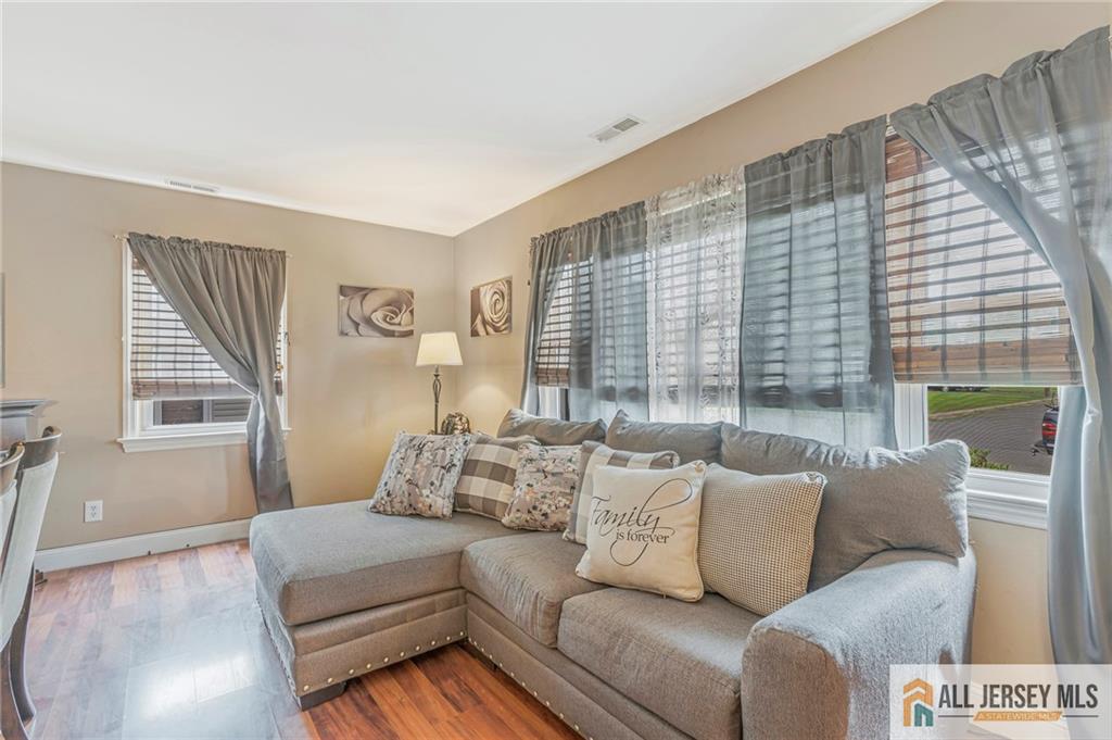 21 Louis Avenue Middlesex NJ 08846