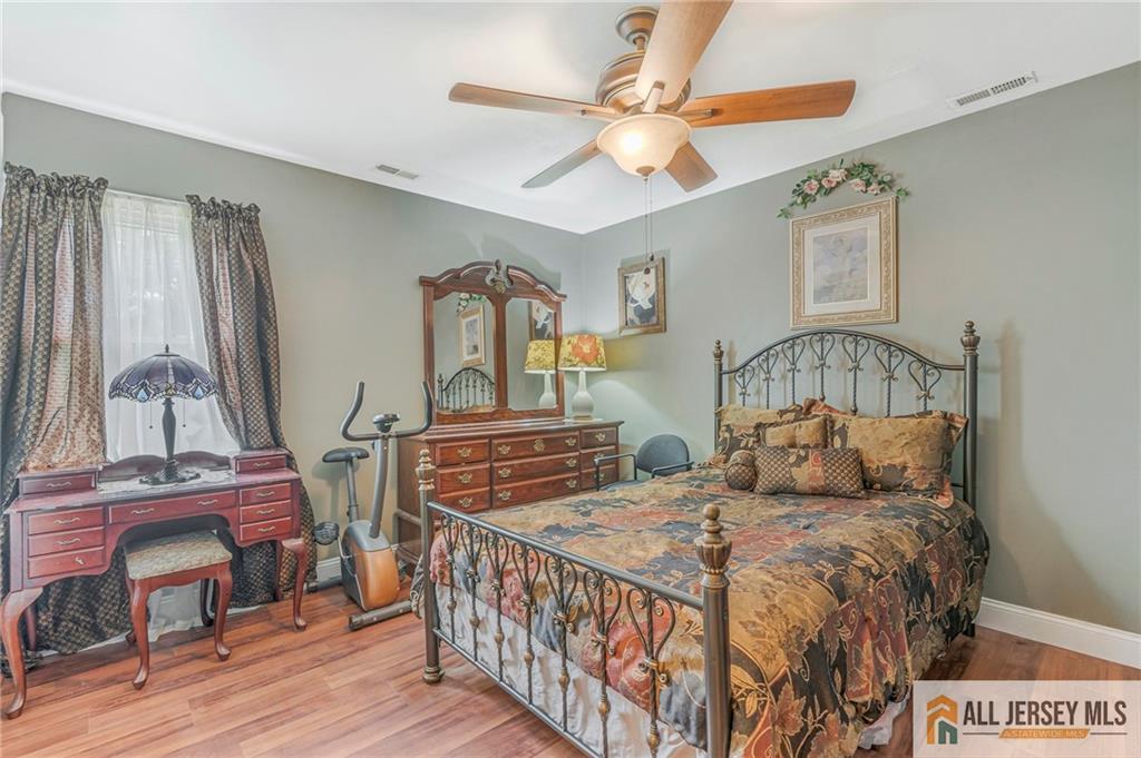 21 Louis Avenue Middlesex NJ 08846