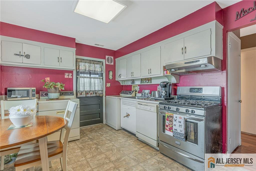 21 Louis Avenue Middlesex NJ 08846
