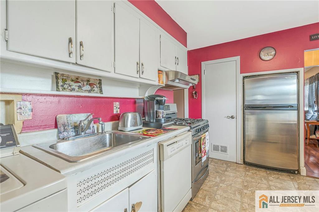 21 Louis Avenue Middlesex NJ 08846