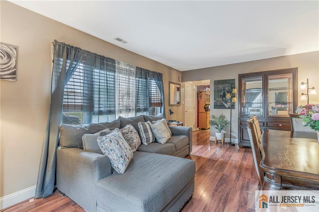 21 Louis Avenue Middlesex NJ 08846