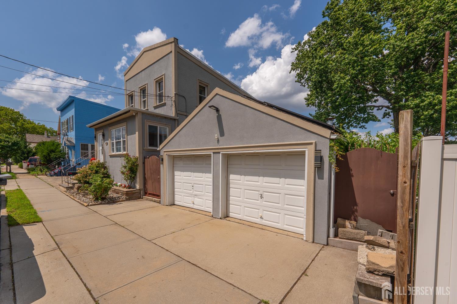 4 Jeanette Street Carteret NJ 07008