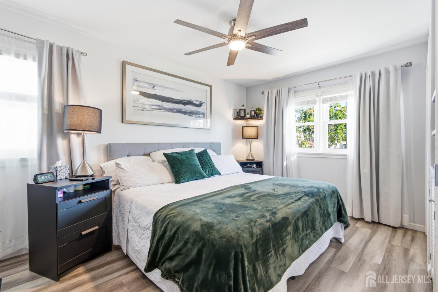 8 Oak Street Carteret NJ 07008