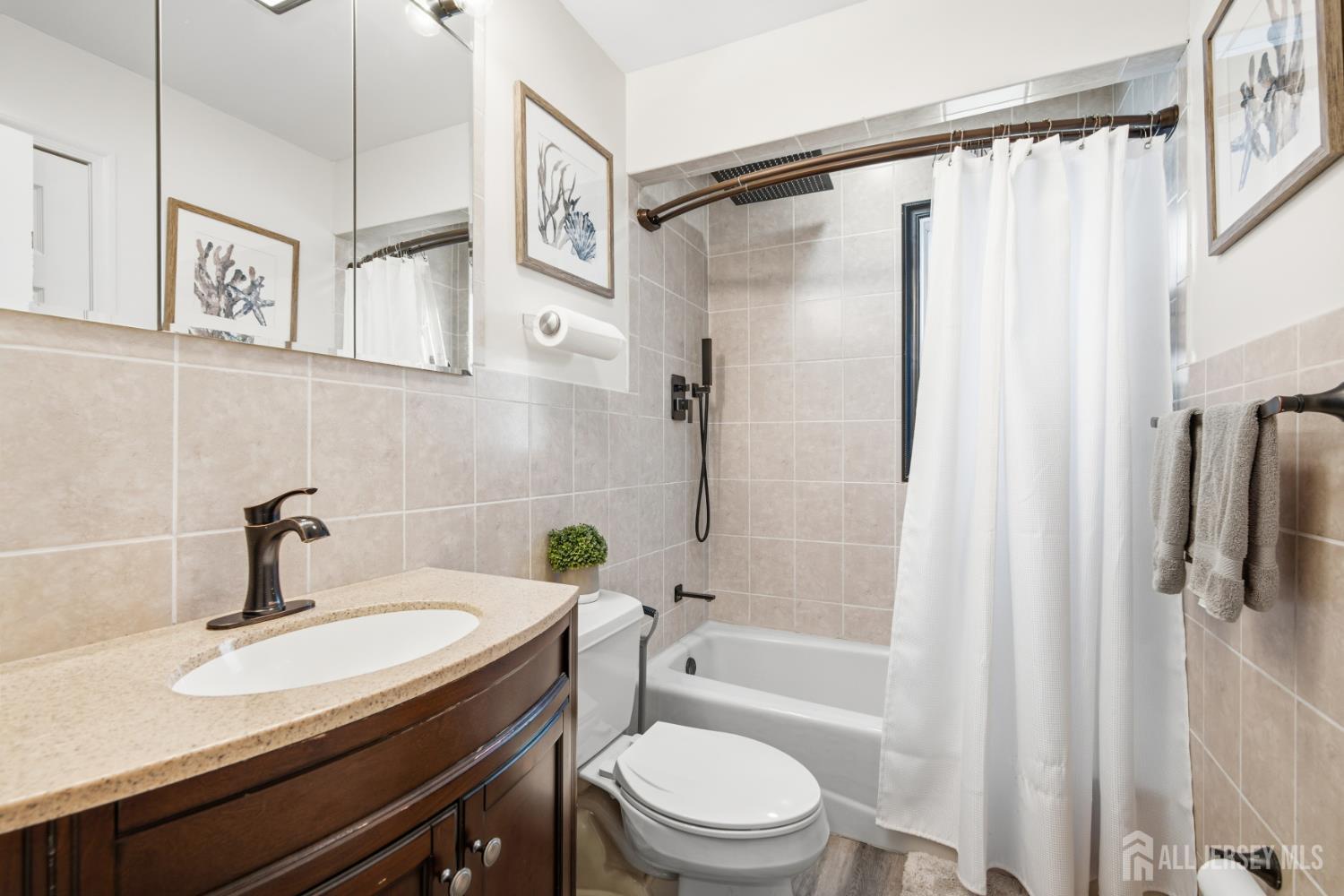 8 Oak Street Carteret NJ 07008