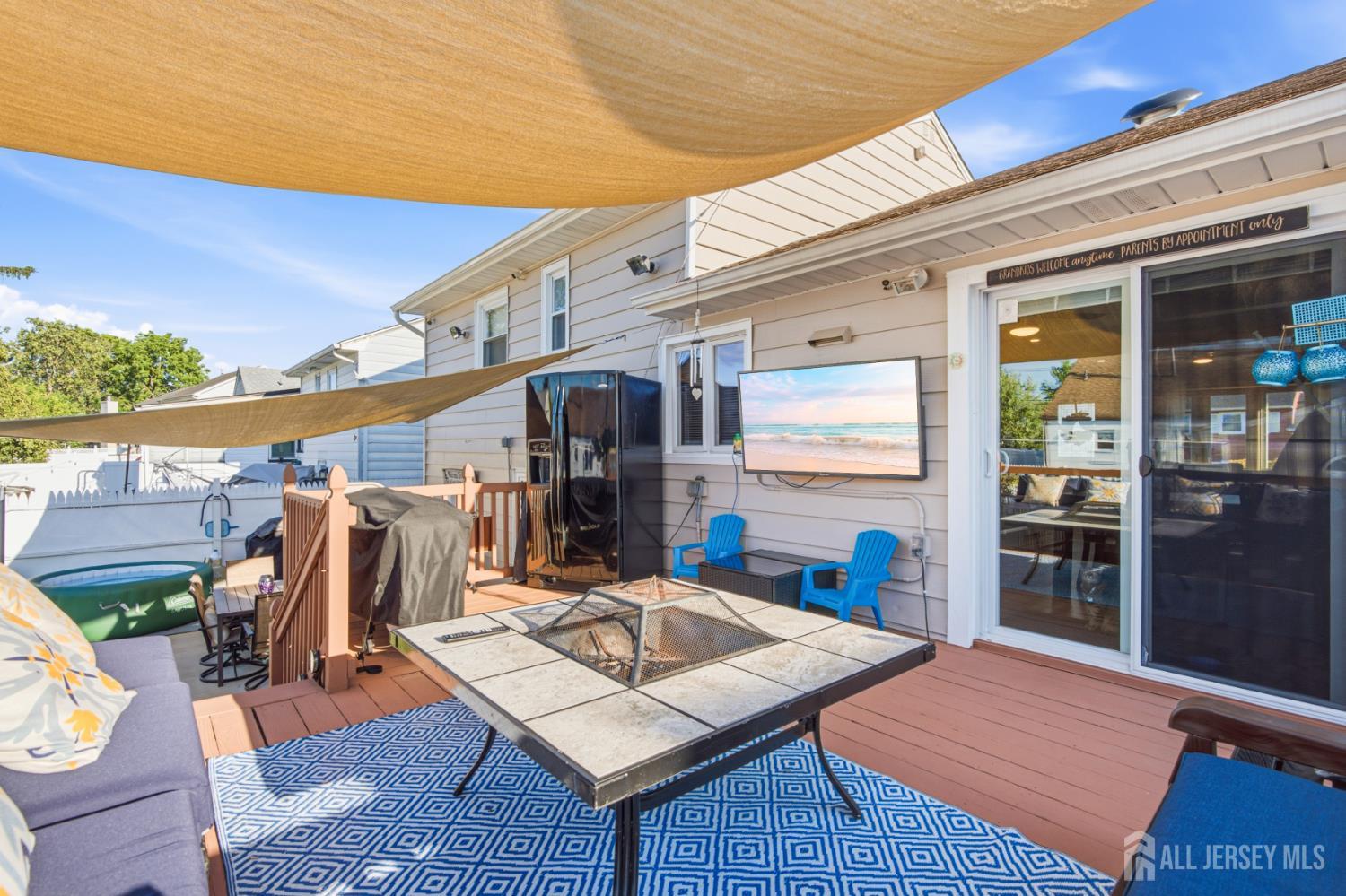 8 Oak Street Carteret NJ 07008