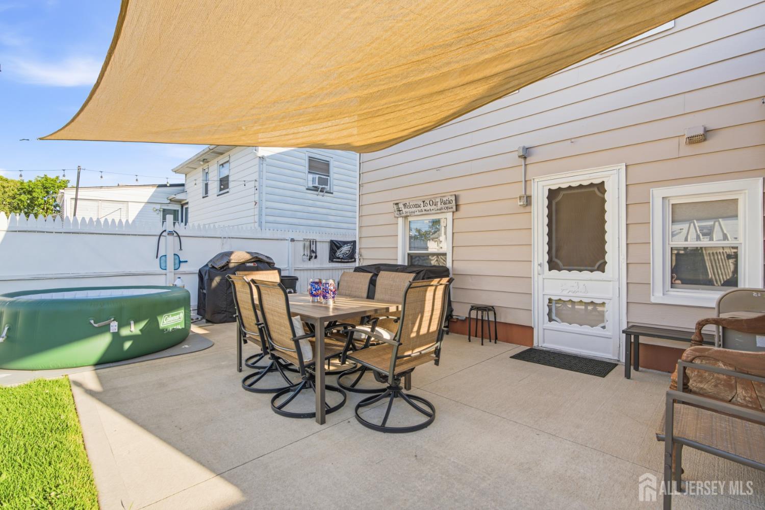 8 Oak Street Carteret NJ 07008