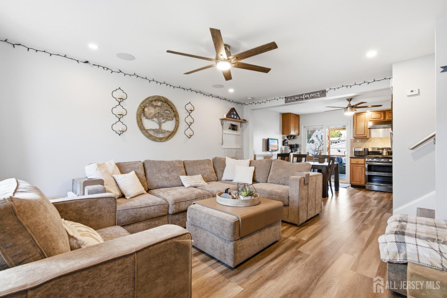 8 Oak Street Carteret NJ 07008