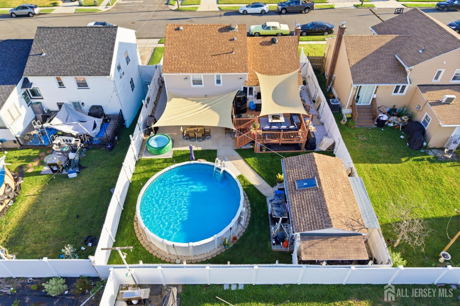 8 Oak Street Carteret NJ 07008