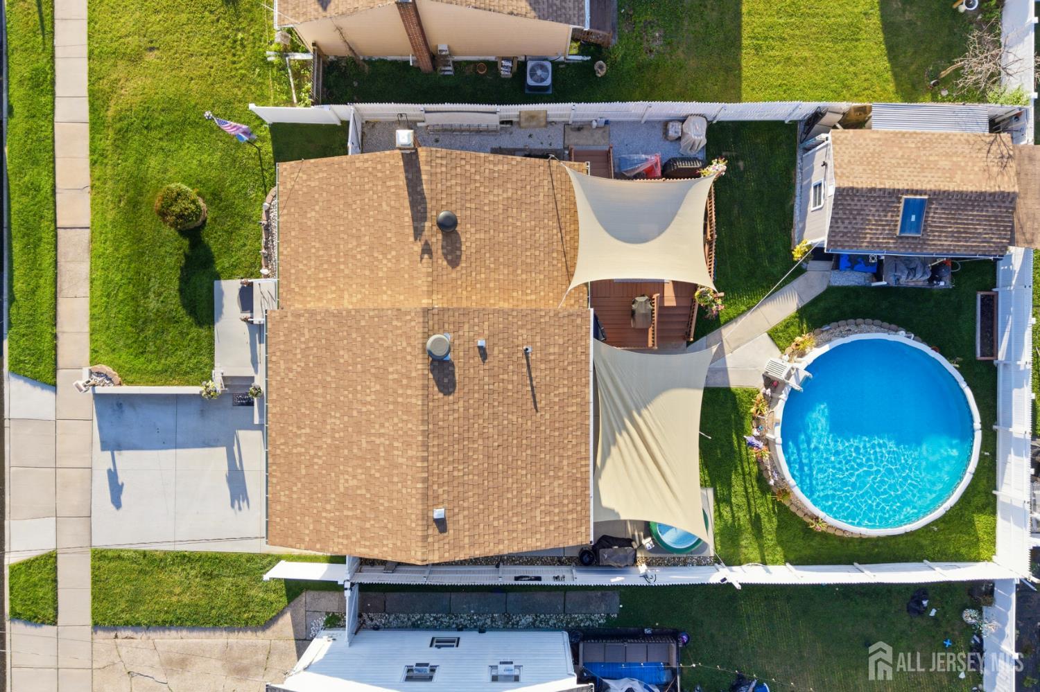 8 Oak Street Carteret NJ 07008
