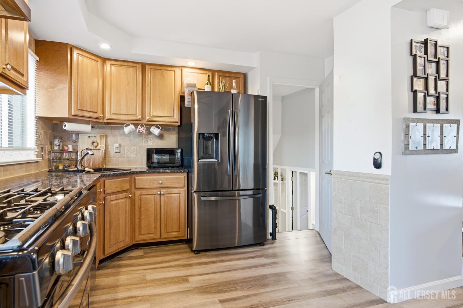 8 Oak Street Carteret NJ 07008