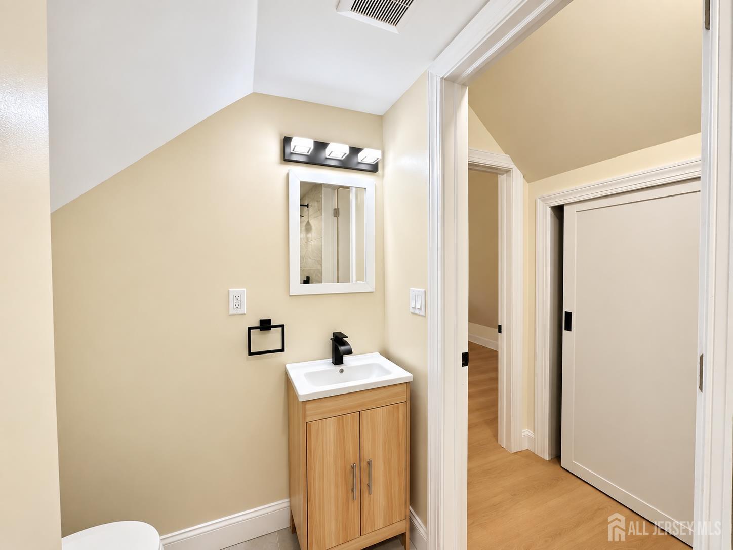 19 E Zoller Road East Brunswick NJ 08816