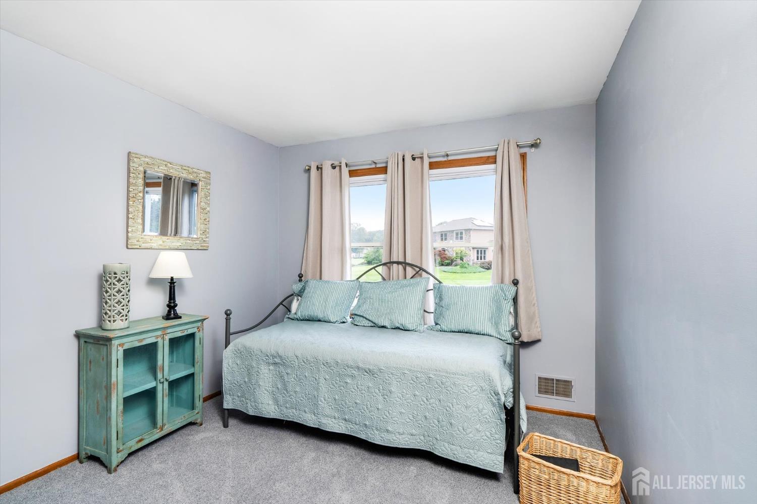 10 Timber Wolf Drive Hamilton NJ 08620