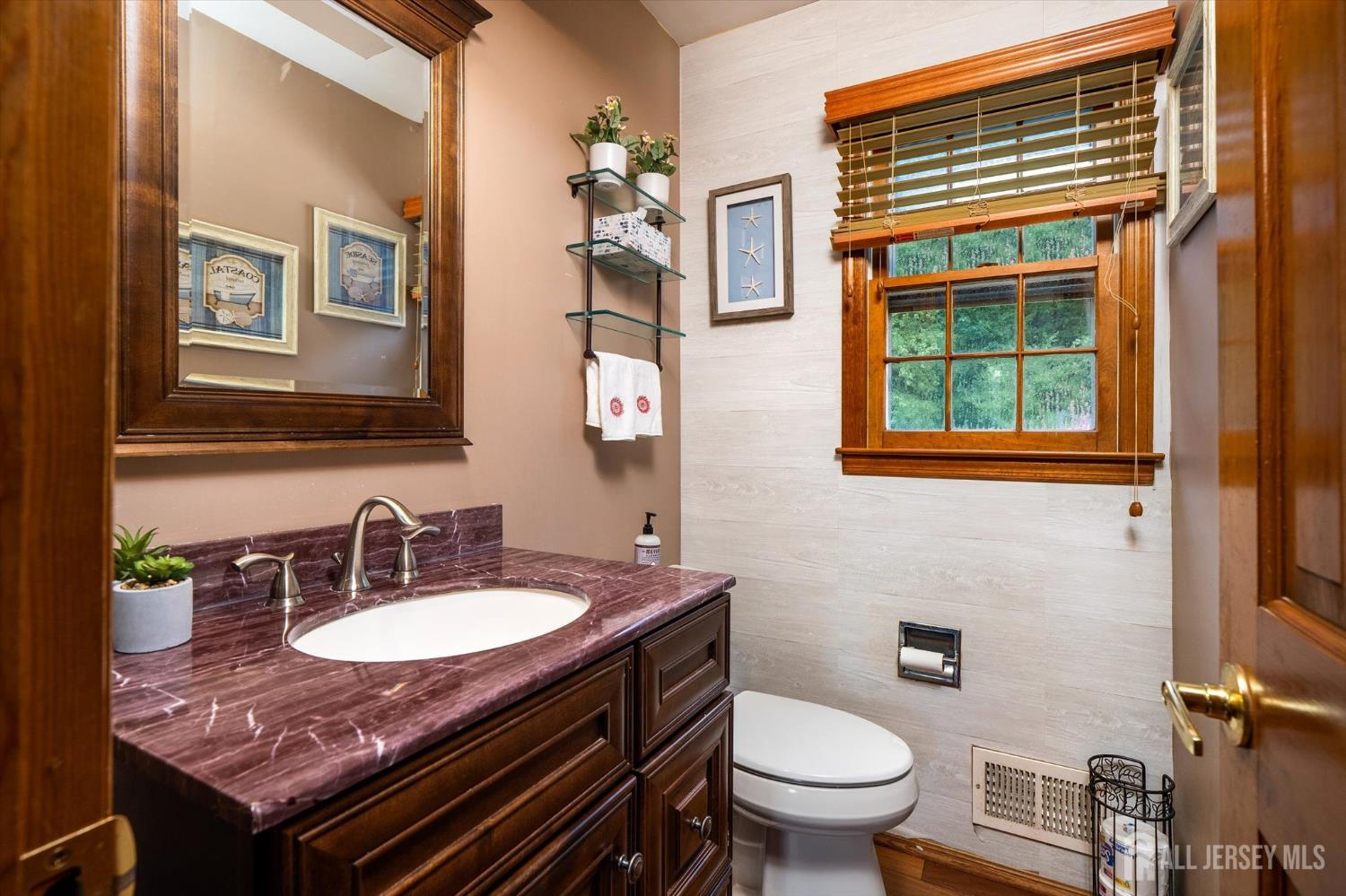 10 Timber Wolf Drive Hamilton NJ 08620