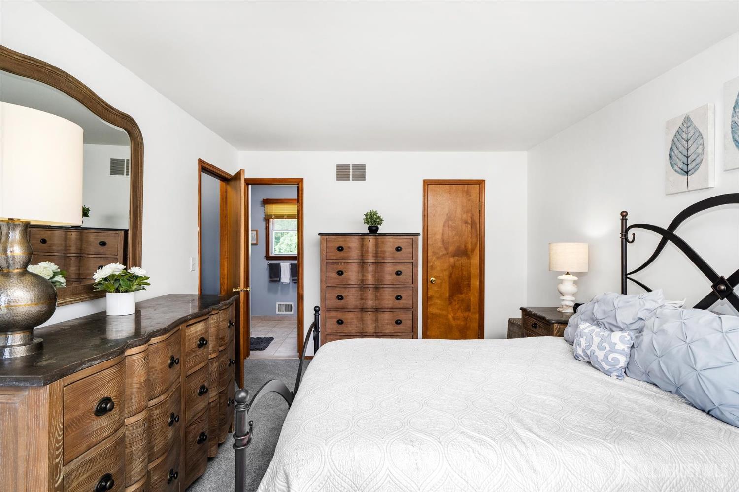 10 Timber Wolf Drive Hamilton NJ 08620
