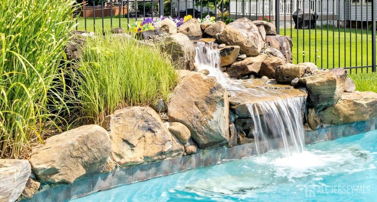 10 Timber Wolf Drive Hamilton NJ 08620