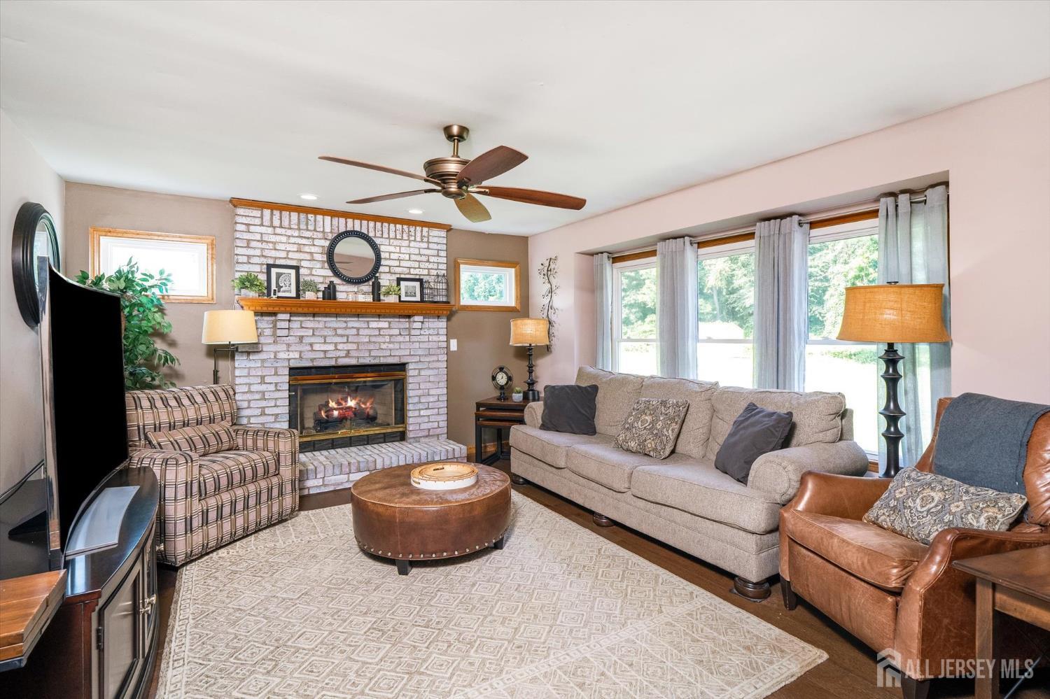 10 Timber Wolf Drive Hamilton NJ 08620