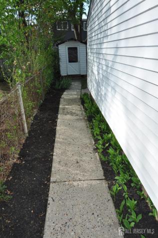 213 Old Post Road Edison NJ 08817