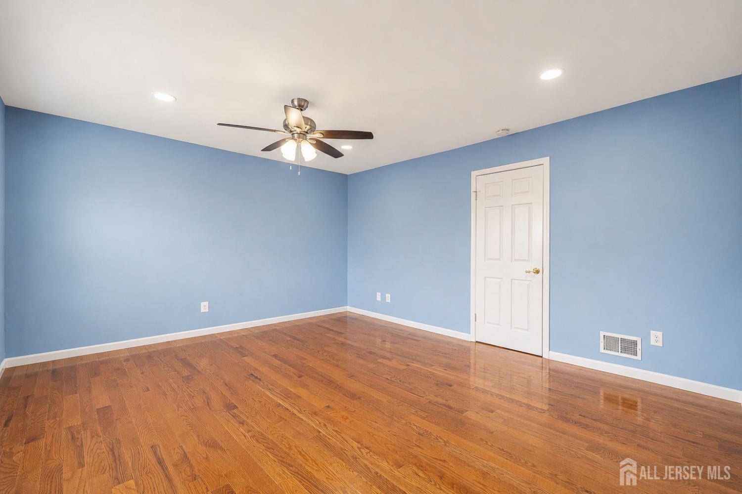 3003 N Oaks Boulevard N North Brunswick NJ 08902
