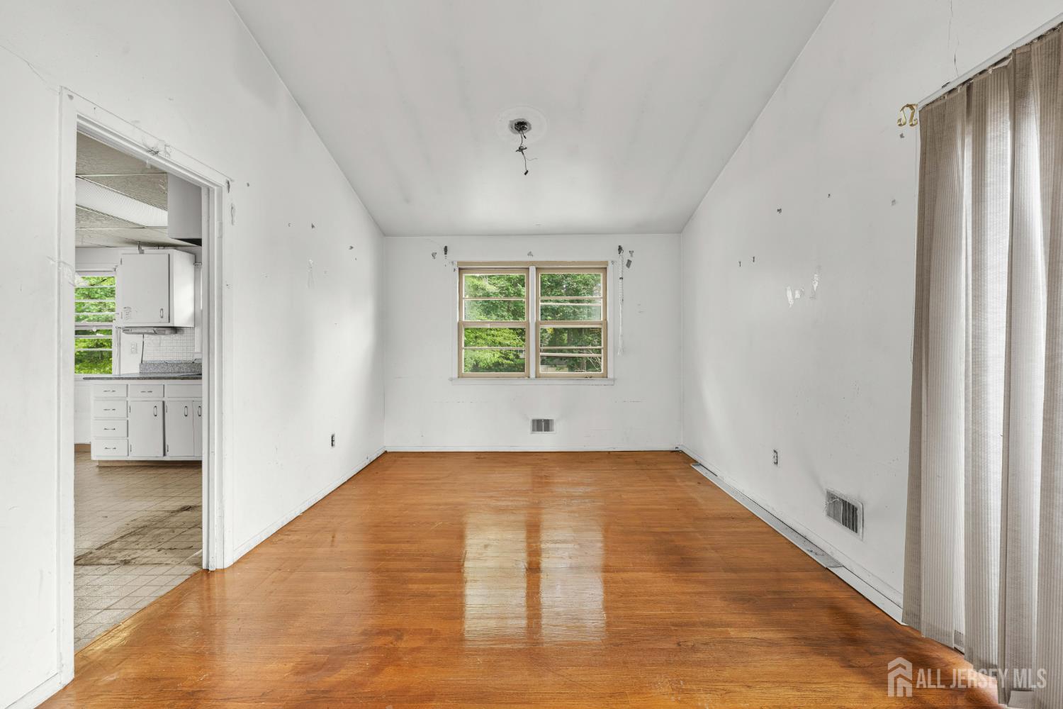 454 Plainfield Road Edison NJ 08820