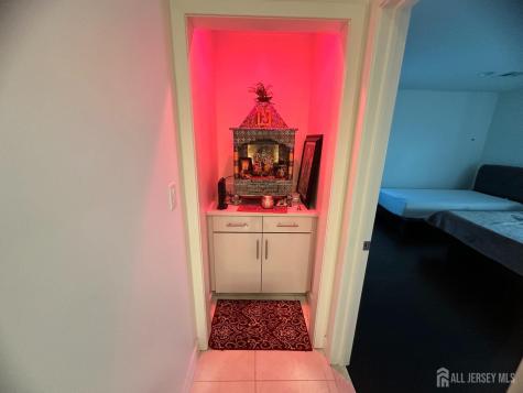 9 E Holly Road E Iselin NJ 08830