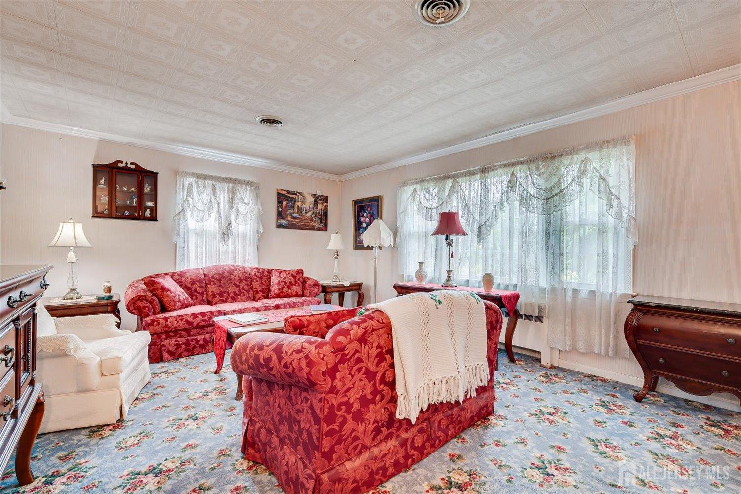 669 Old Post Road Edison NJ 08817