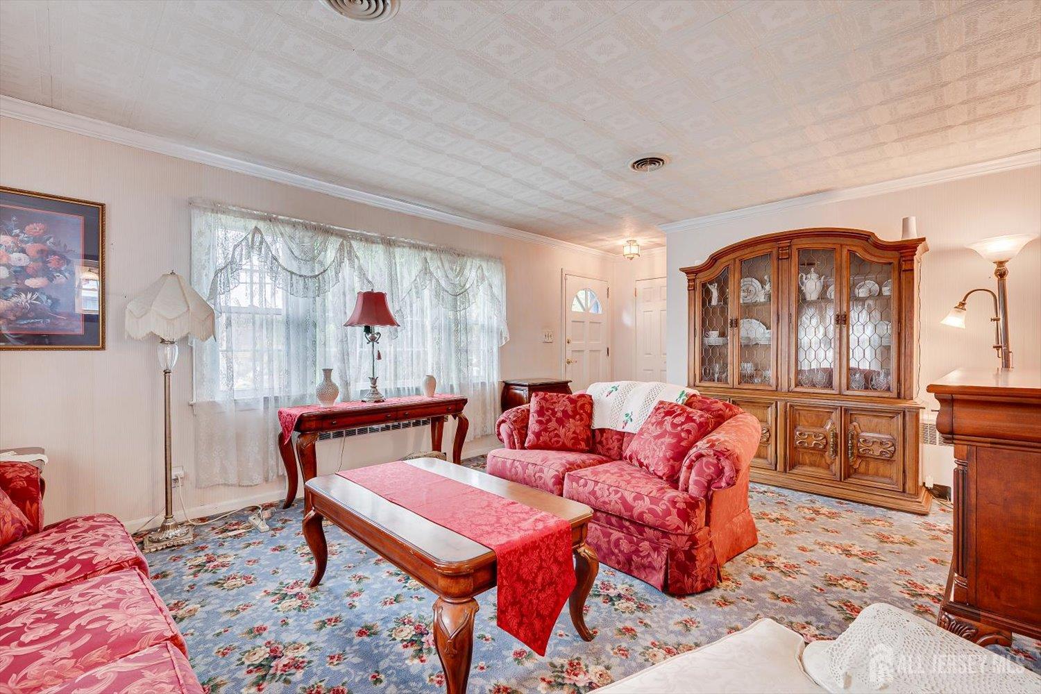 669 Old Post Road Edison NJ 08817
