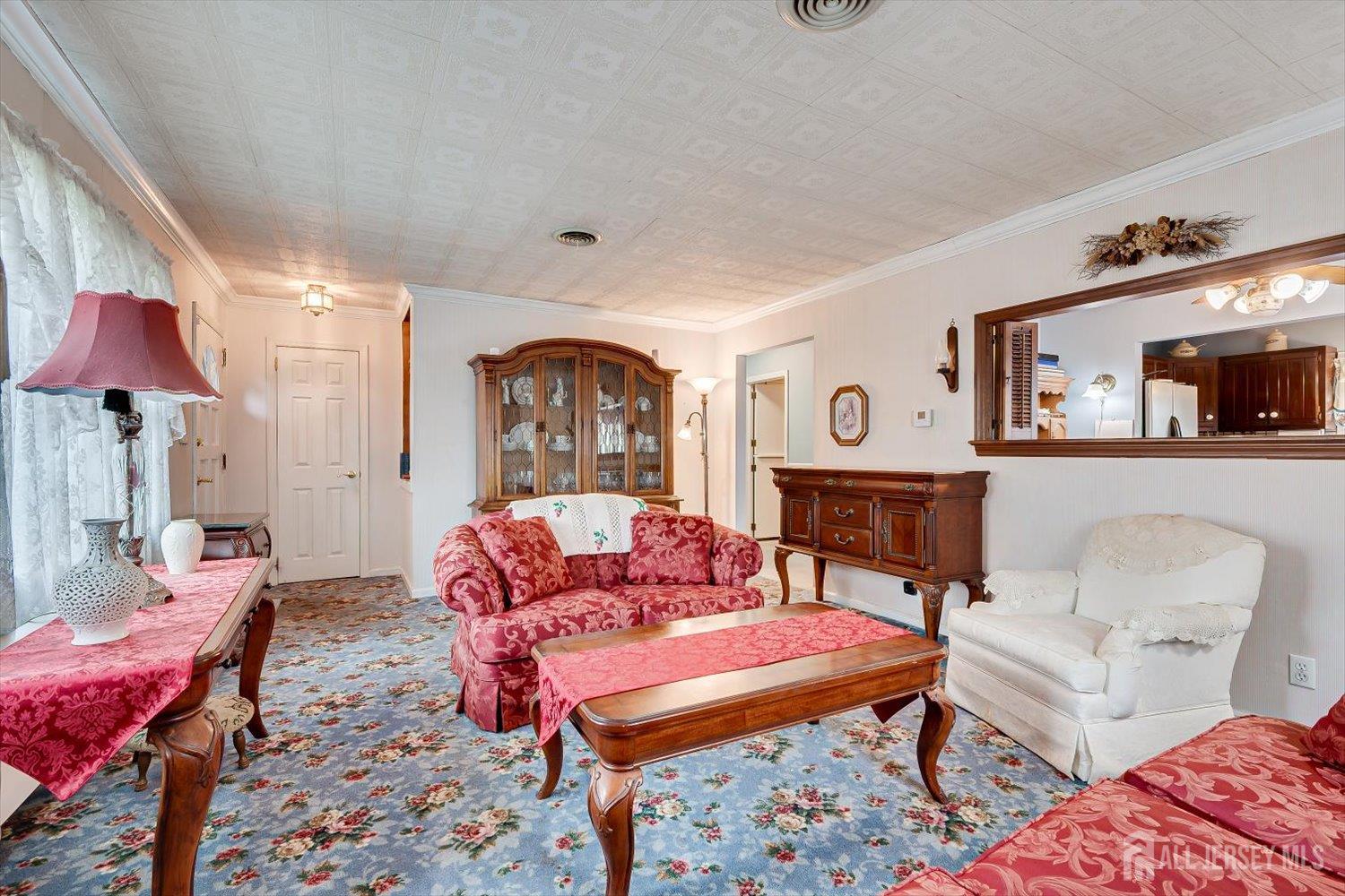 669 Old Post Road Edison NJ 08817