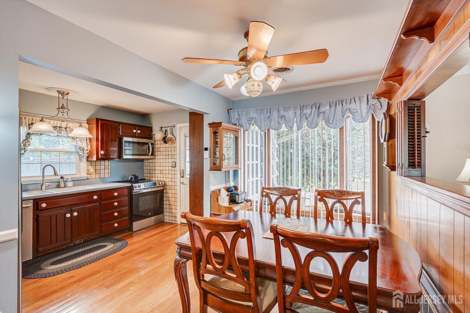 669 Old Post Road Edison NJ 08817