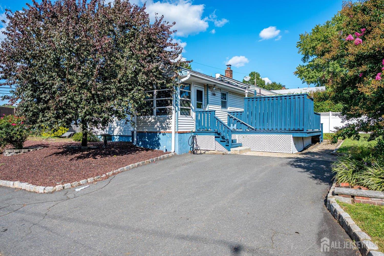 669 Old Post Road Edison NJ 08817