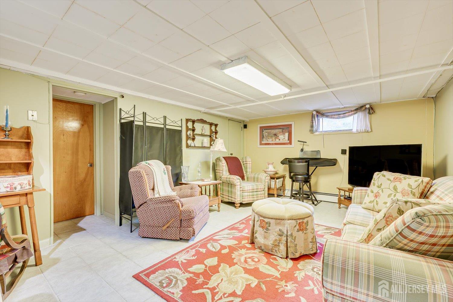 669 Old Post Road Edison NJ 08817