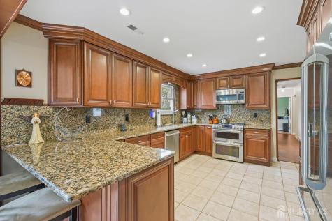 41 Rodak Circle Edison NJ 08817