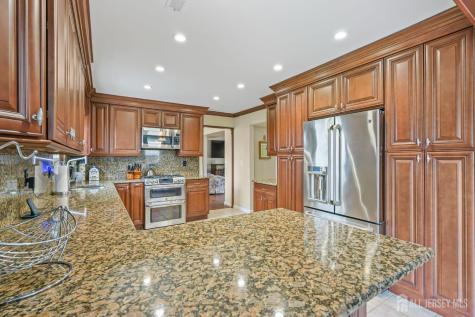 41 Rodak Circle Edison NJ 08817