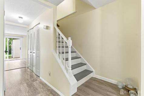 64 Cottonwood Court South Brunswick NJ 08852