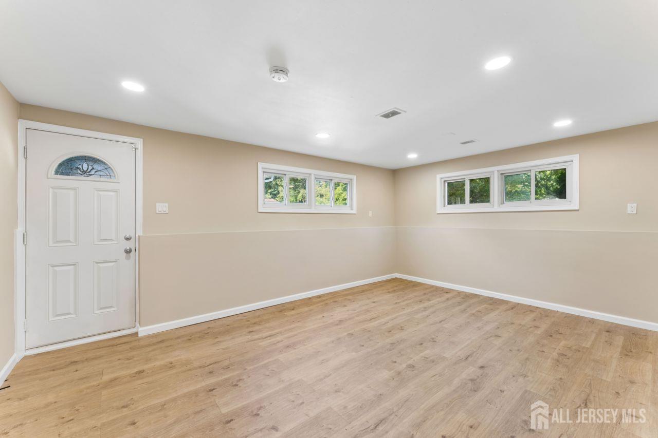 5 Bradford Road East Brunswick NJ 08816