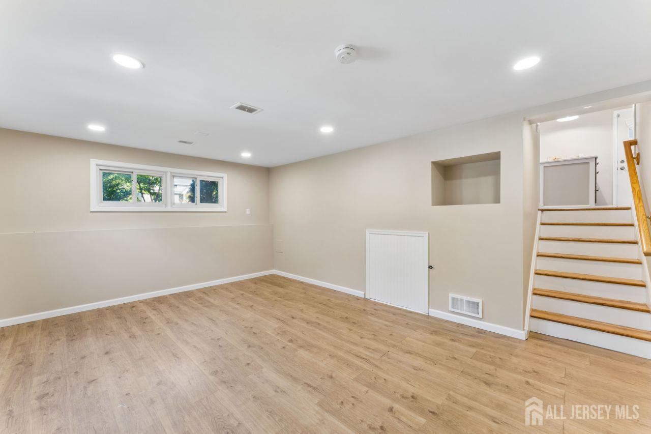 5 Bradford Road East Brunswick NJ 08816