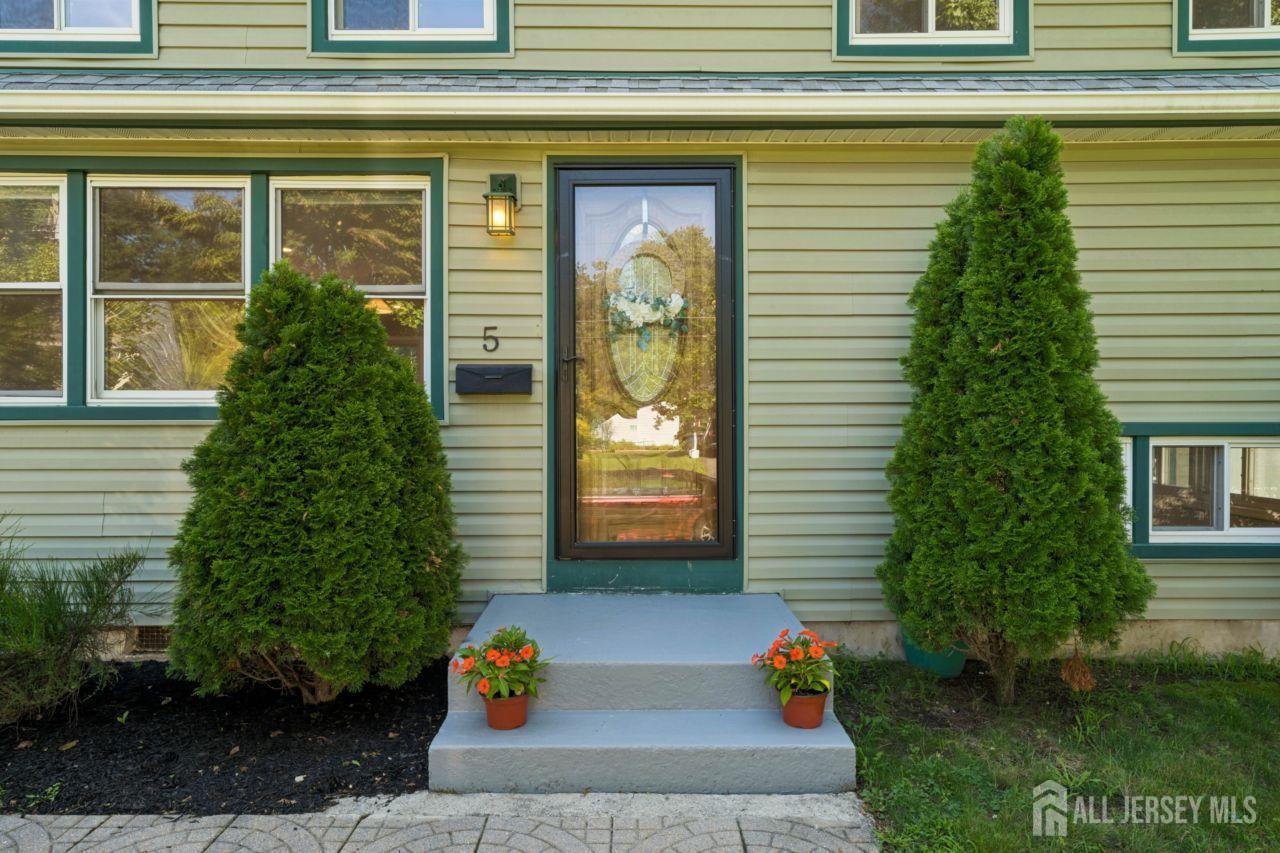 5 Bradford Road East Brunswick NJ 08816