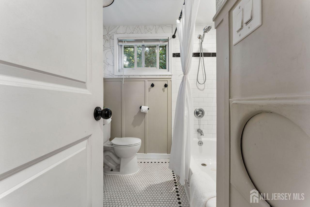 5 Bradford Road East Brunswick NJ 08816