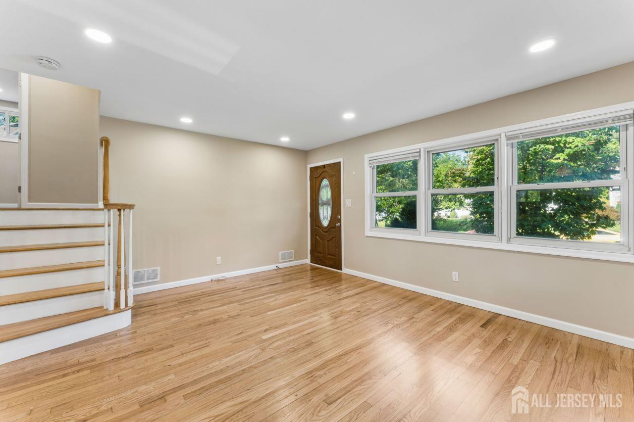 5 Bradford Road East Brunswick NJ 08816