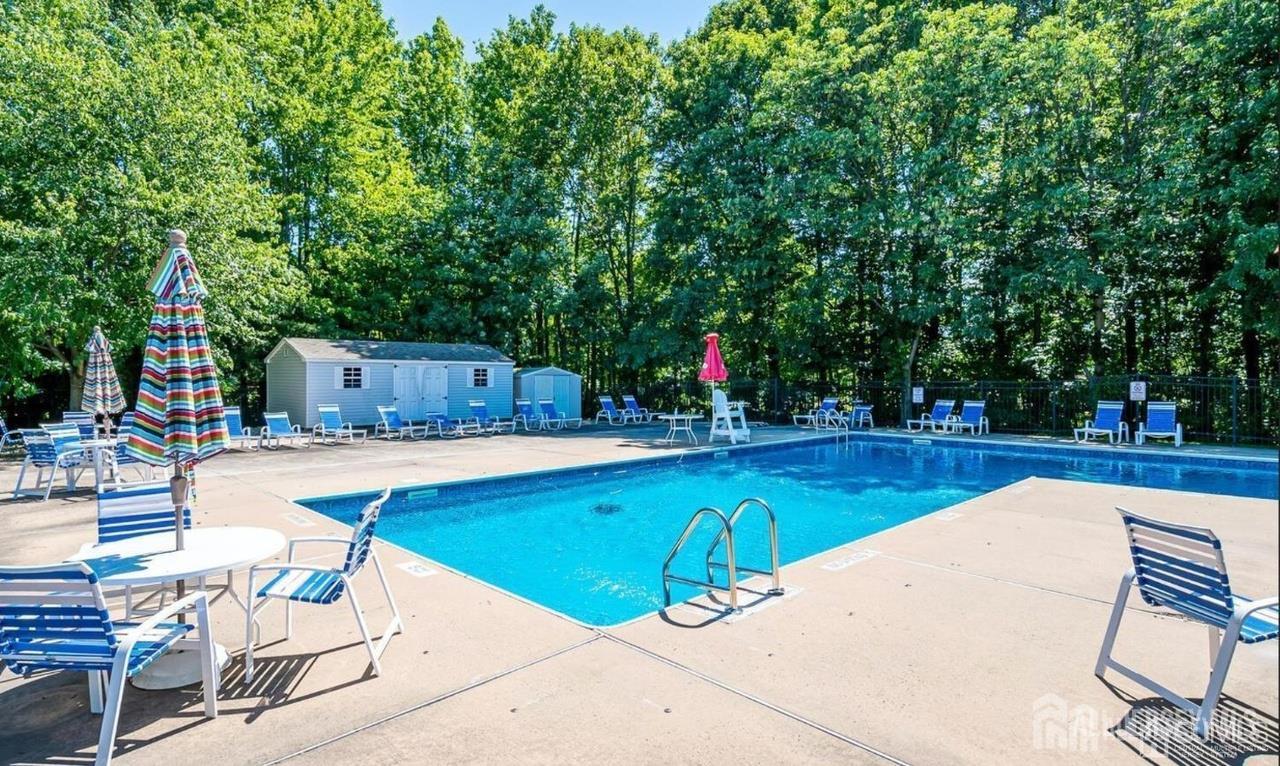 33 Vandeventer Court Sayreville NJ 08872