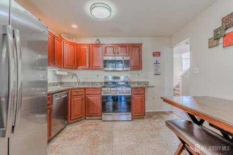 33 Vandeventer Court Sayreville NJ 08872
