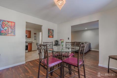 33 Vandeventer Court Sayreville NJ 08872