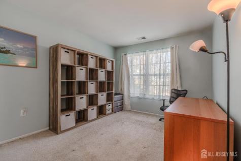 33 Vandeventer Court Sayreville NJ 08872